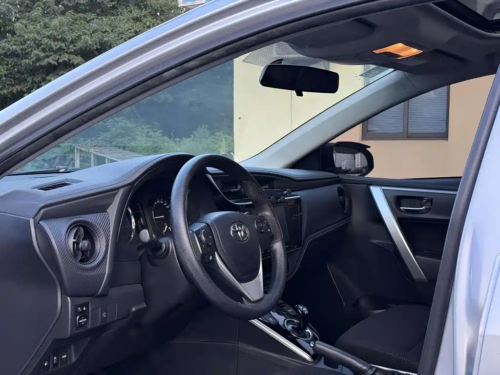 Toyota Levin Twin Engine E+ — миниатюра 4
