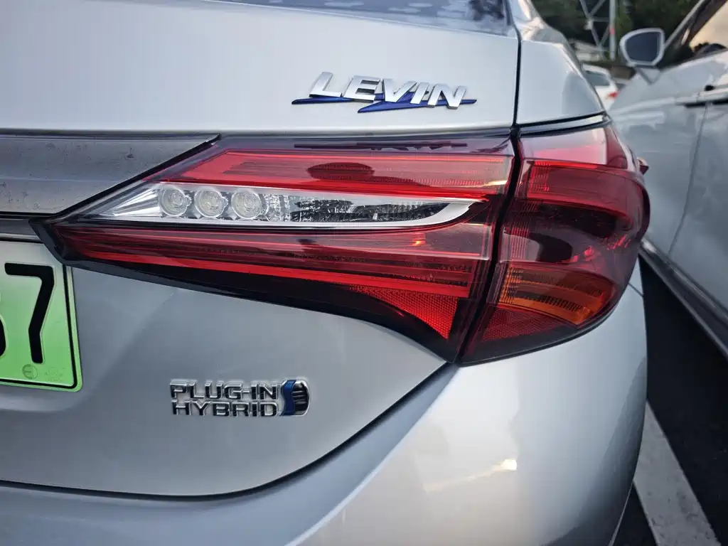 Toyota Levin Twin Engine E+ — миниатюра 17