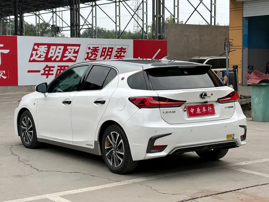 Lexus CT — миниатюра 18