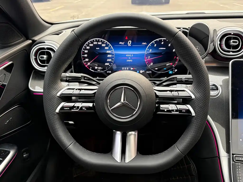 Mercedes-Benz C-Class — миниатюра 6
