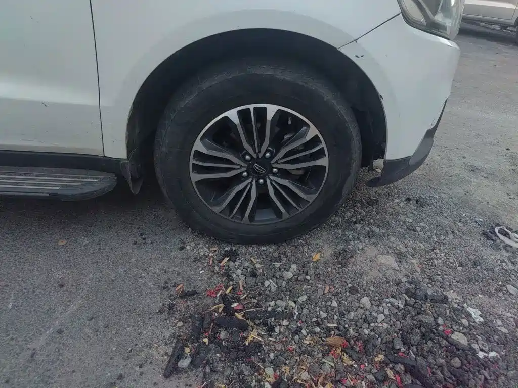 Geely Vision X6 — миниатюра 9