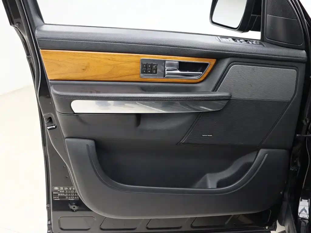 Land Rover Sport — миниатюра 6