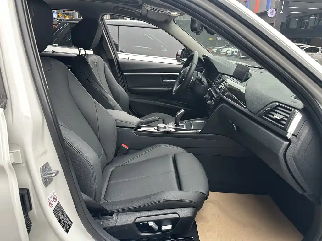 BMW 3 Series — миниатюра 18