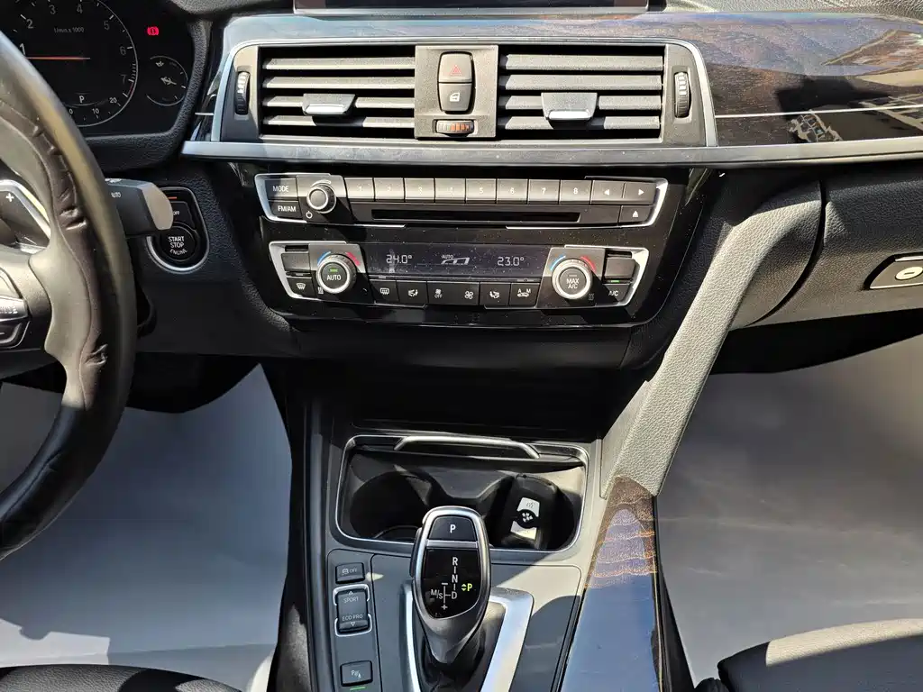 BMW 3 Series — миниатюра 18