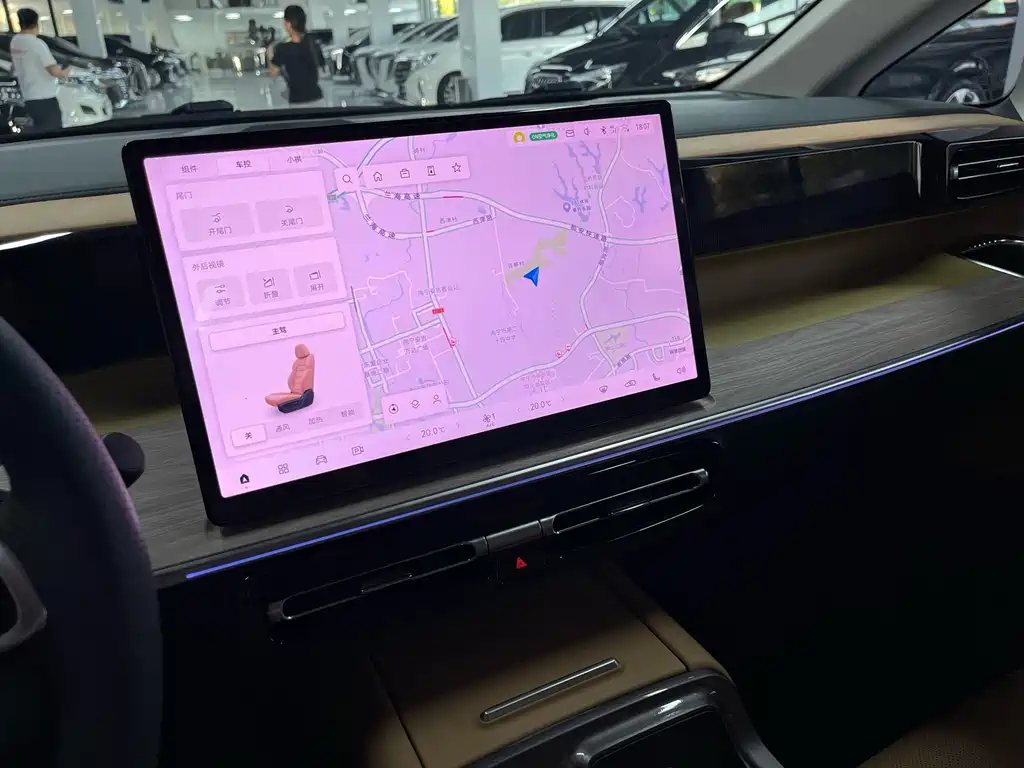 GAC Motor Trumpchi E8 PHEV — миниатюра 16