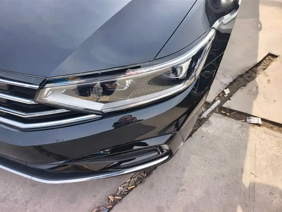 VOLKSWAGEN MAGOTAN GTE PLUG IN HYBRID