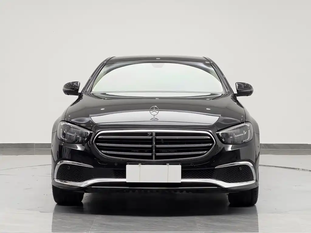 Mercedes-Benz E-Class — миниатюра 2
