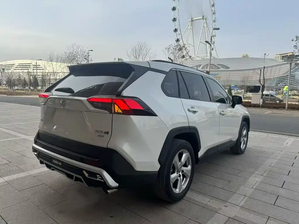 TOYOTA RAV4 RONGFANG