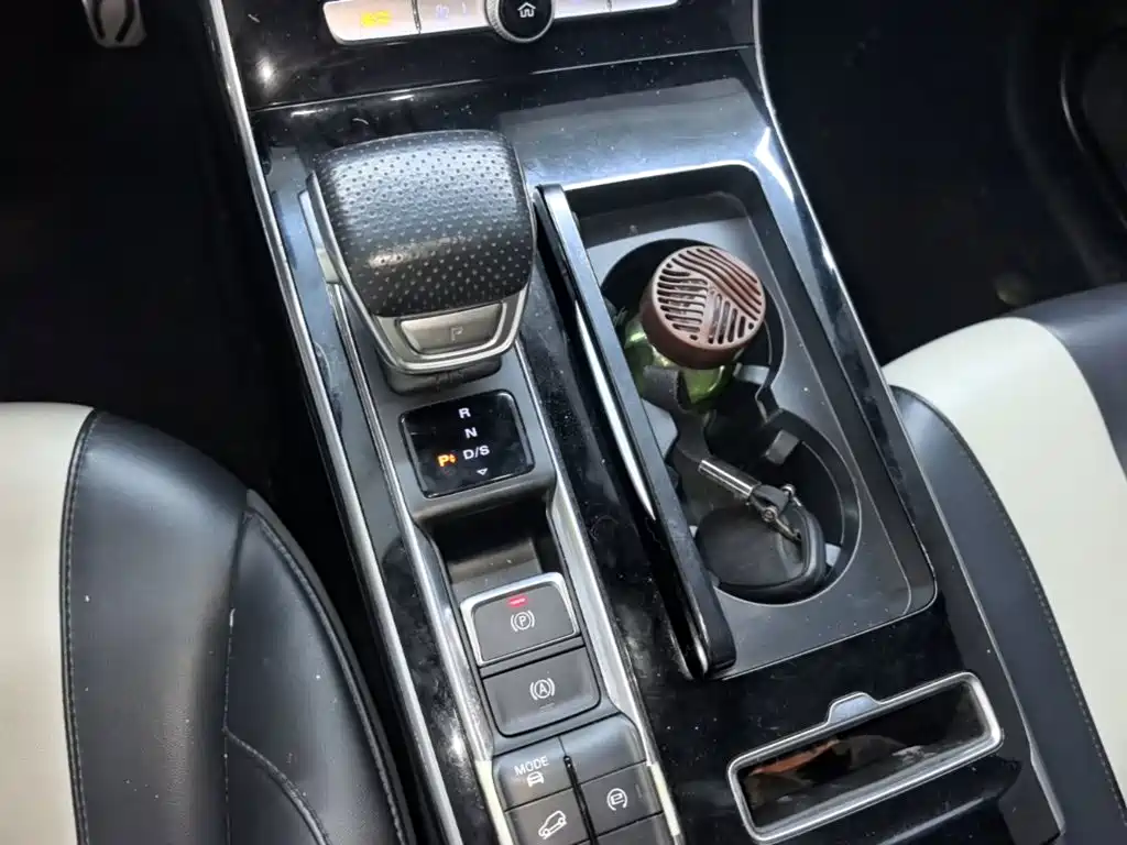Roewe RX5 MAX — миниатюра 14