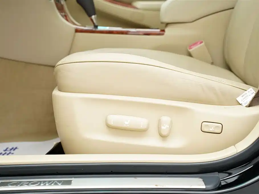 Toyota Crown 2006 2.5L Royal