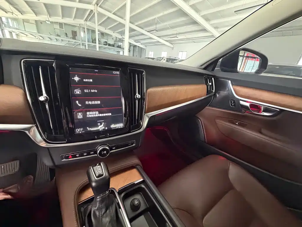 Volvo S90 — миниатюра 9