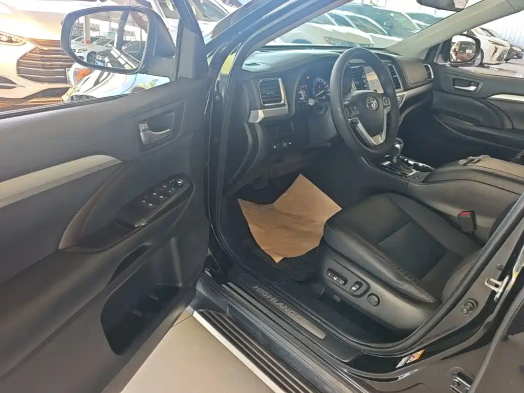Toyota Highlander — миниатюра 16
