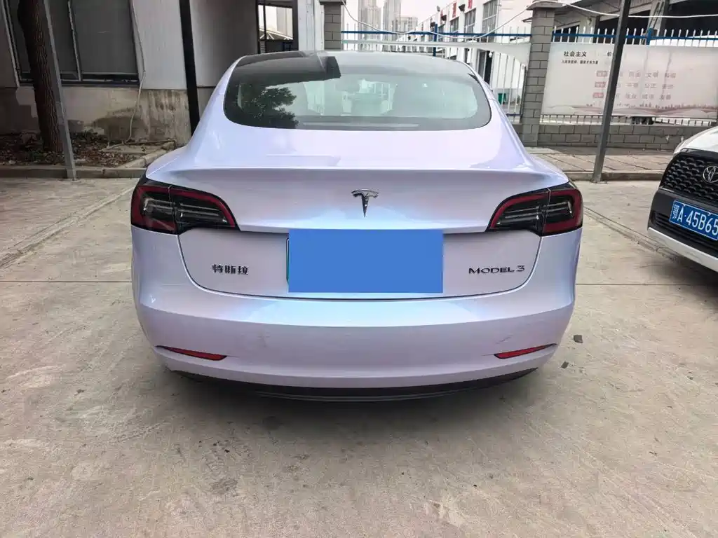 Tesla Model 3 — миниатюра 14