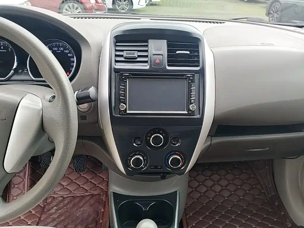Nissan Sunny — миниатюра 13