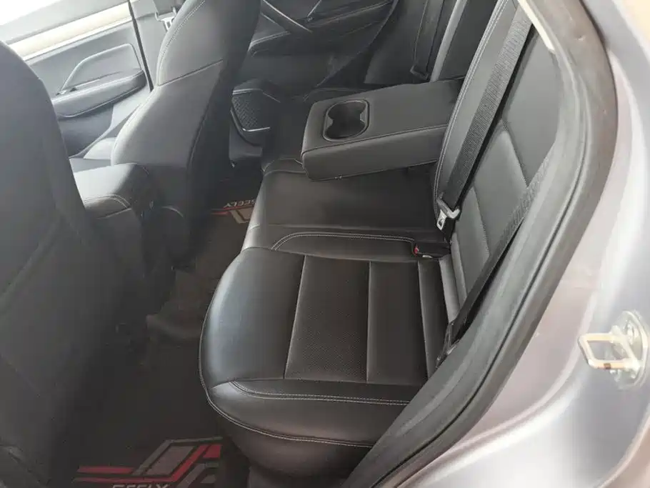 Geely Binyue — миниатюра 11
