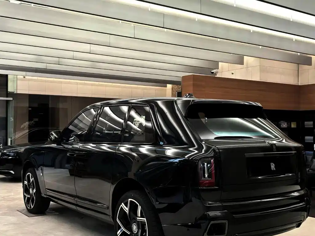 Rolls-Royce Cullinan — миниатюра 3