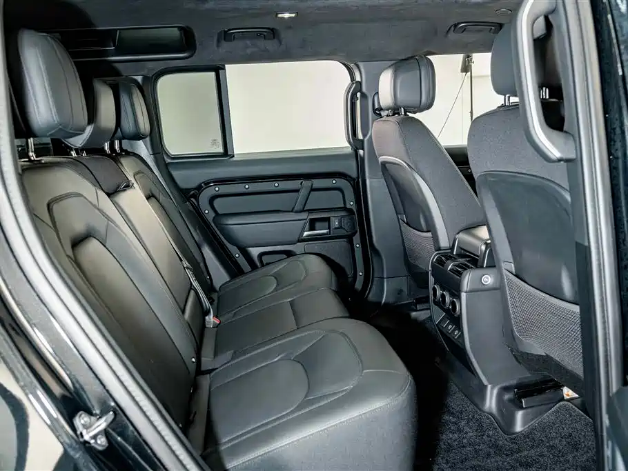 Land Rover Defender — миниатюра 21