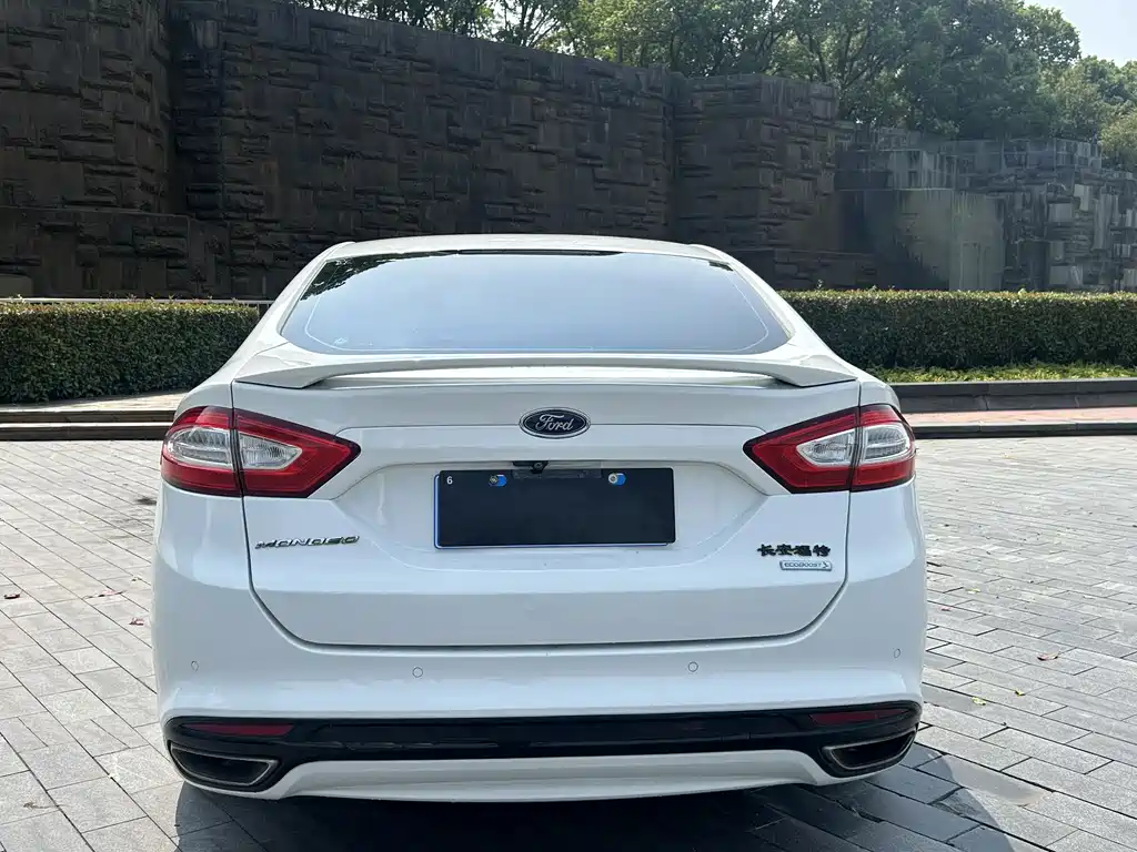 Ford Mondeo — миниатюра 6