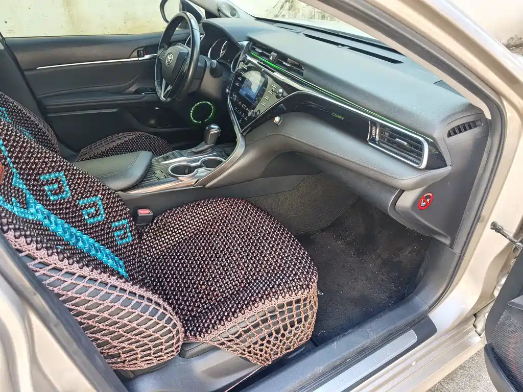 Toyota Camry — миниатюра 8