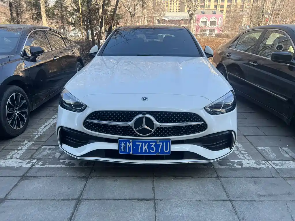 Mercedes-Benz C-Class 2024