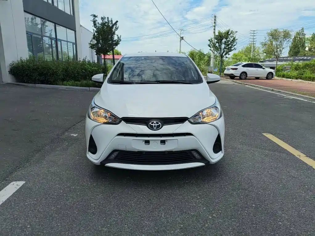 Toyota Yaris L — миниатюра 3