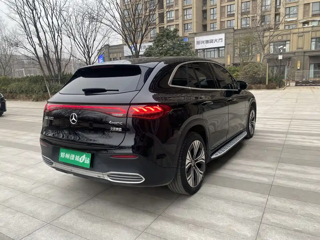 MERCEDES-BENZ EQE SUV