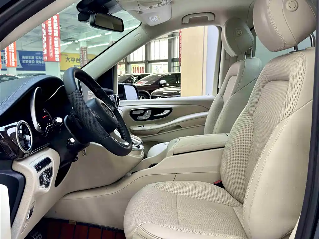 Mercedes-Benz V-Class V 2018 V 260 L Luxury Long Wheelbase V