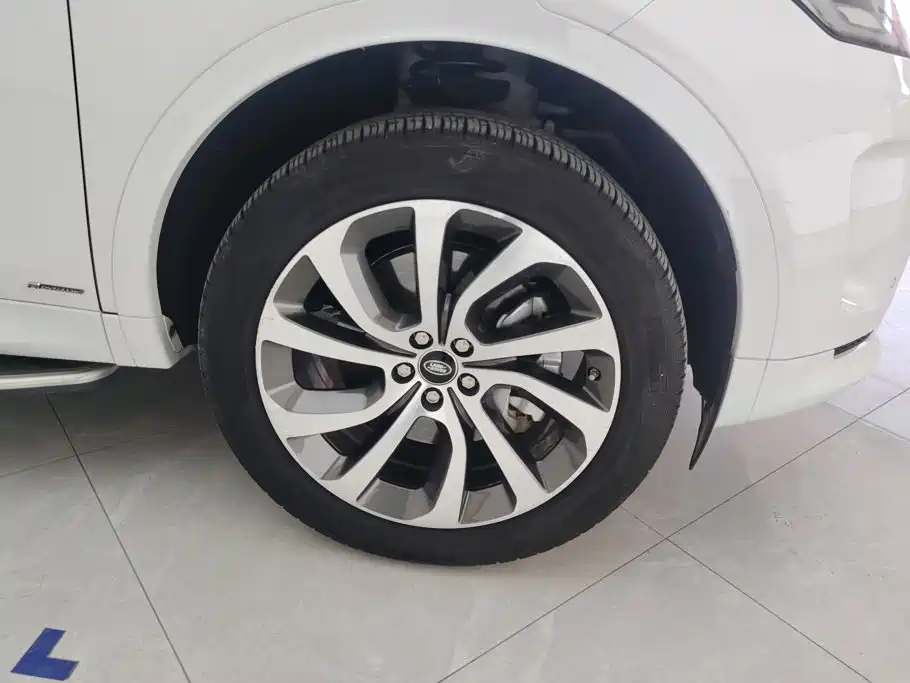 Land Rover Discovery Sport — миниатюра 6