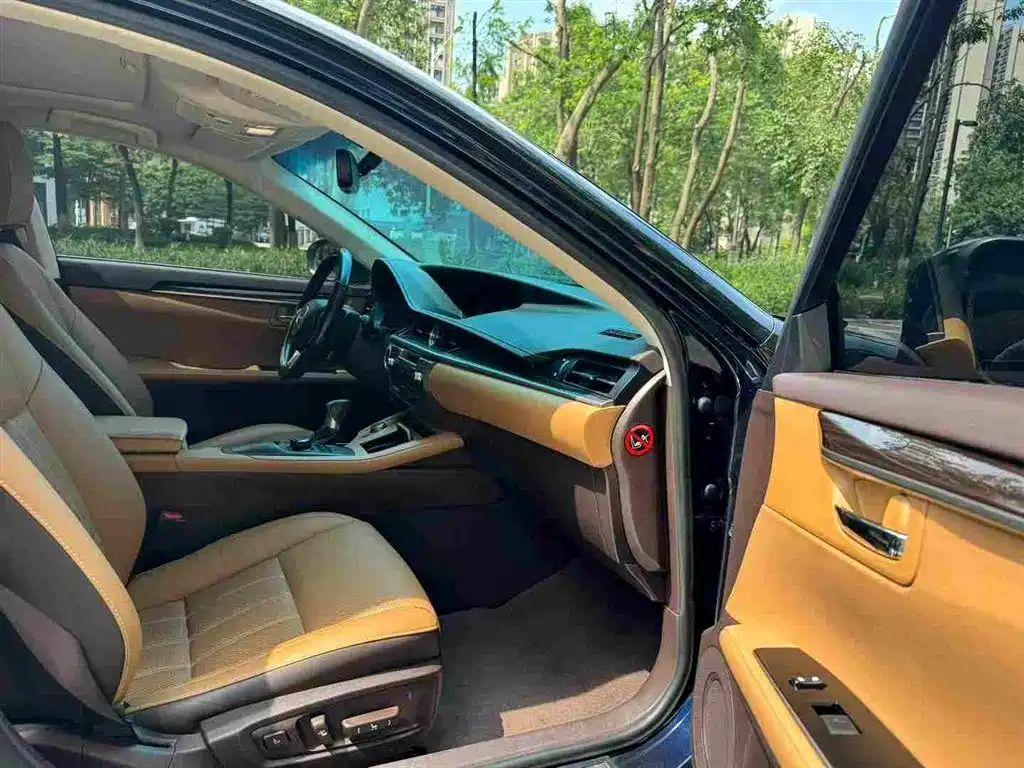 Lexus ES — миниатюра 10