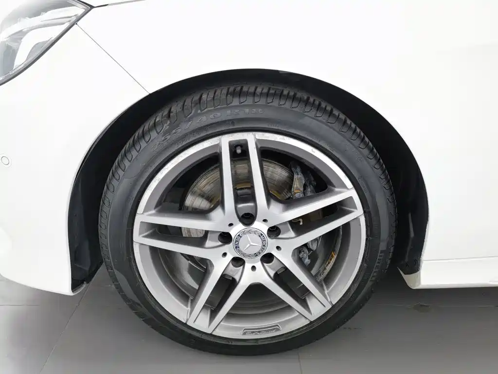 Mercedes-Benz E-Class — миниатюра 17