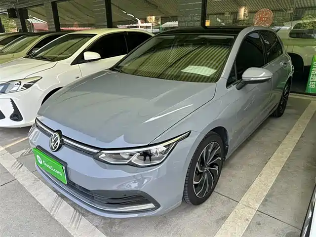 VOLKSWAGEN GOLF 2022