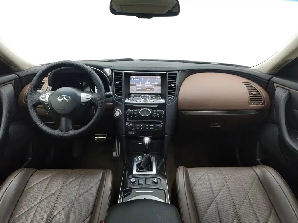 Infiniti FX — миниатюра 5