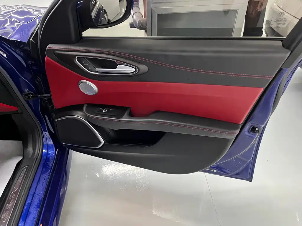 Alfa Romeo Giulia — миниатюра 8