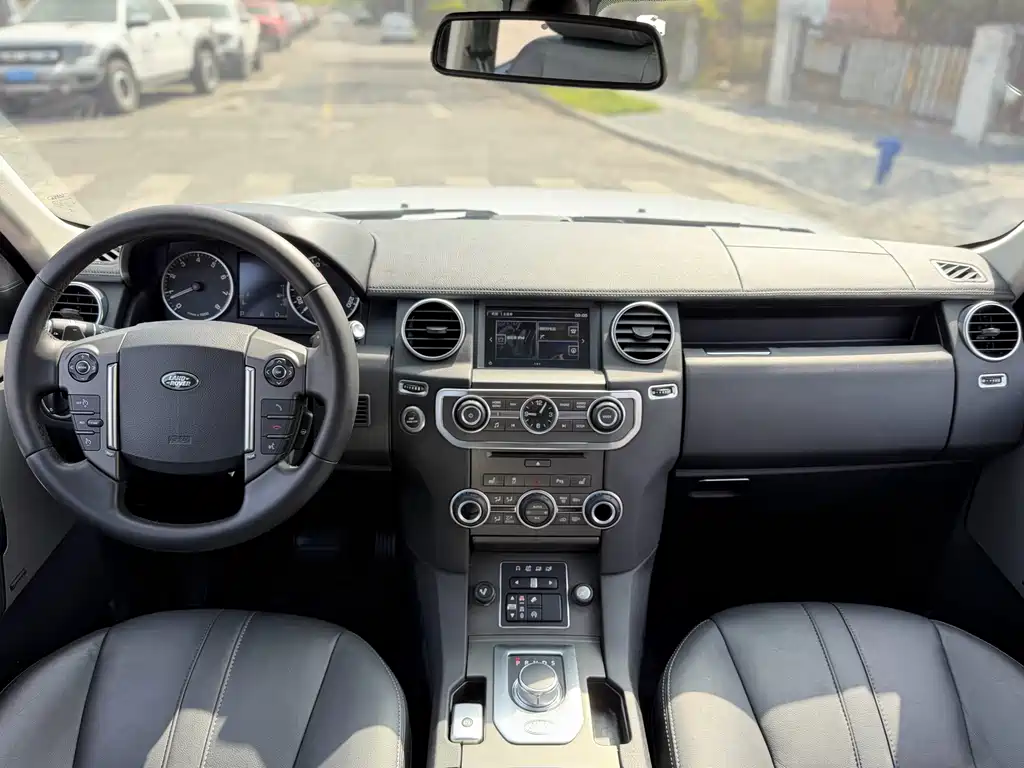 Land Rover Discovery 2016 3.0 SC V6 HSE