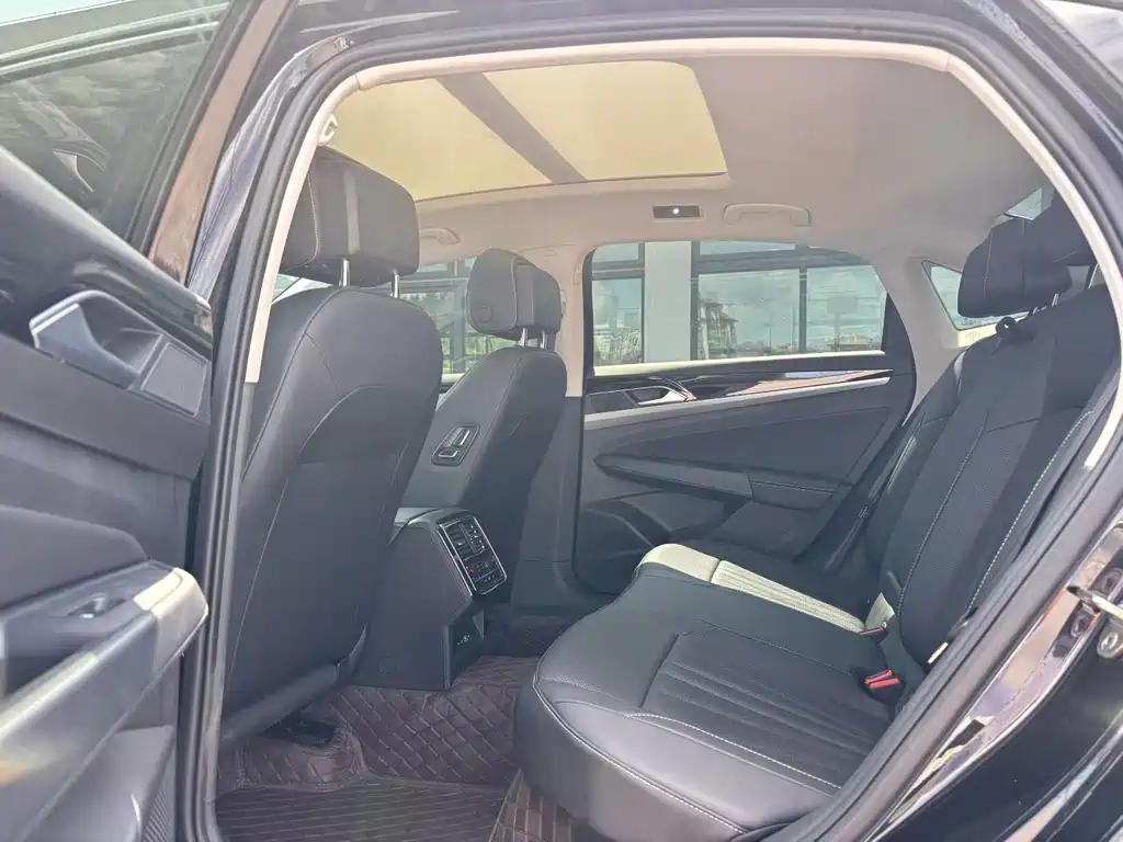 Volkswagen Passat 2026 330TSI Elite