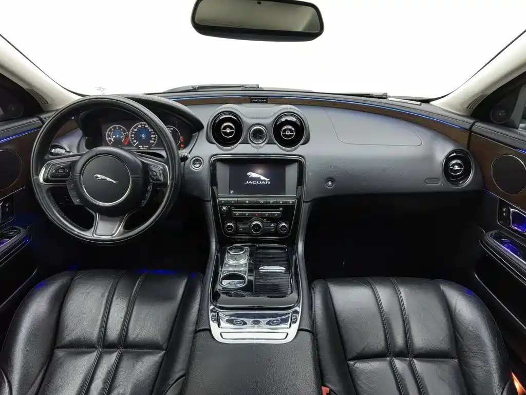 Jaguar XJ — миниатюра 5