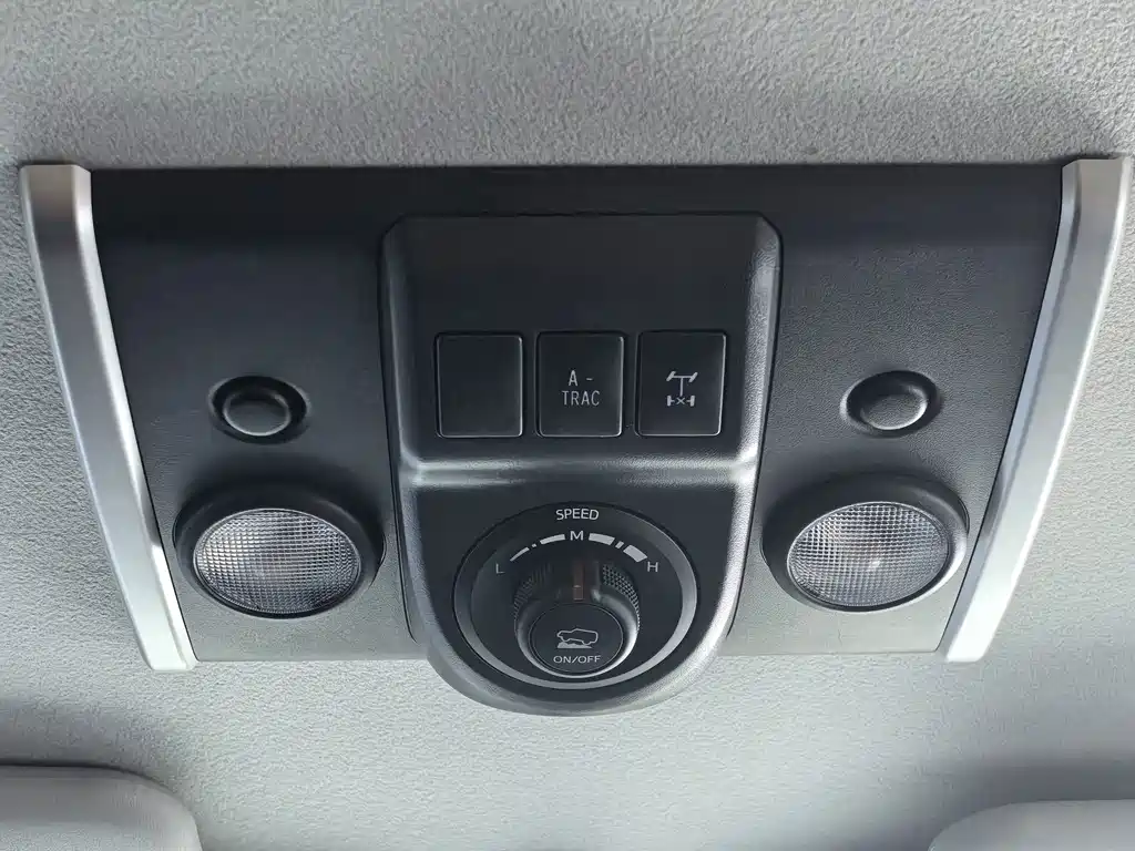 Toyota FJ Cruiser — миниатюра 11