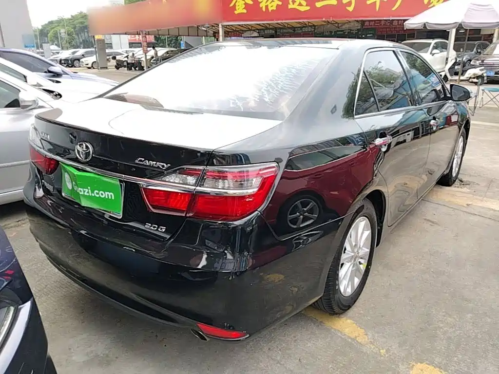 Toyota Camry — миниатюра 7