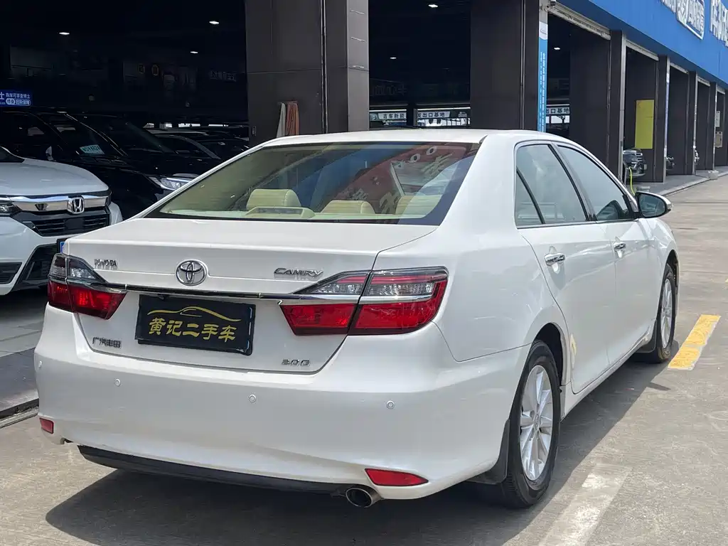 Toyota Camry — миниатюра 6
