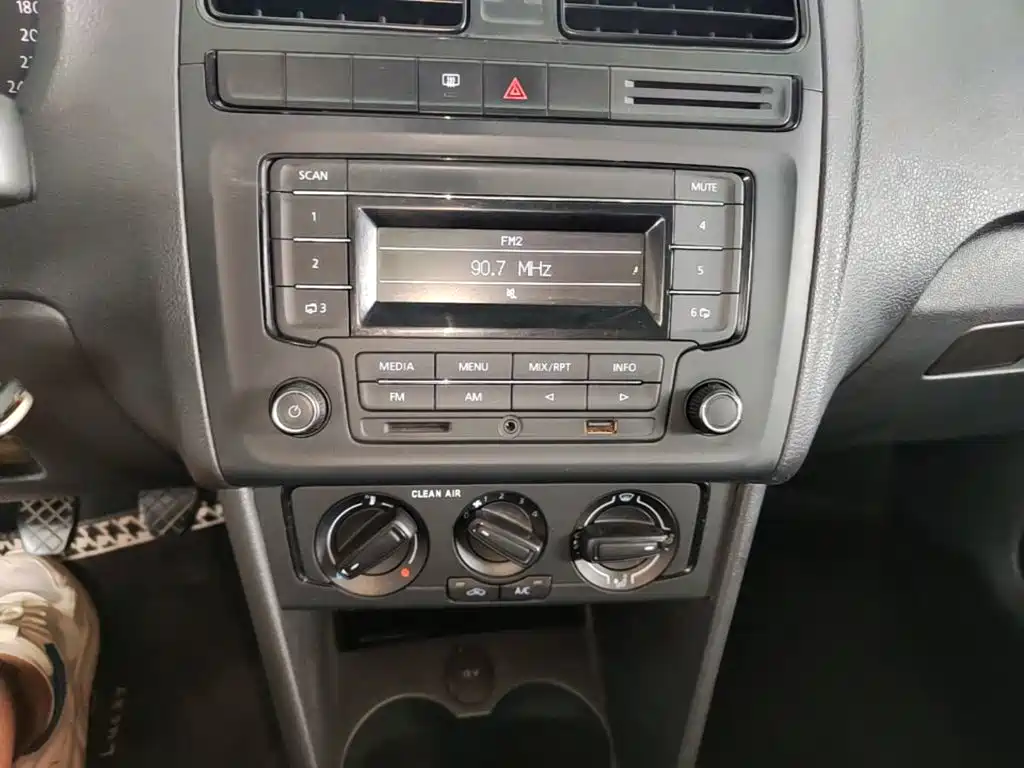 Volkswagen Polo — миниатюра 13