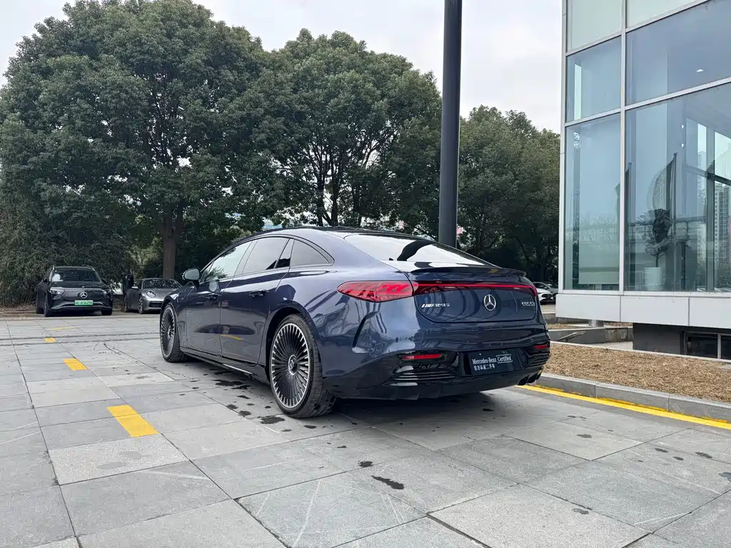 MERCEDES-BENZ EQS AMG