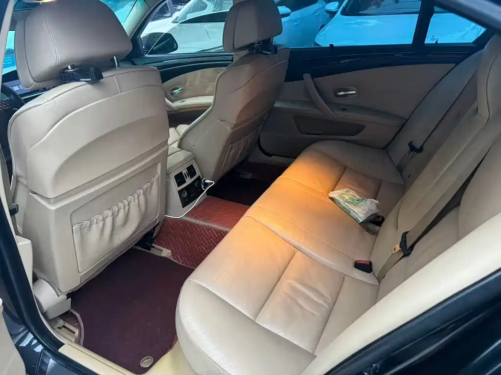 BMW 5 Series — миниатюра 5