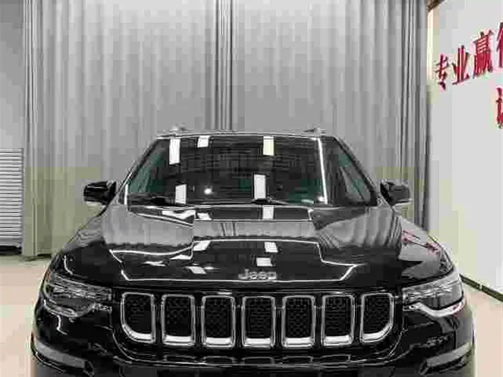 JEEP GRAND COMMANDER