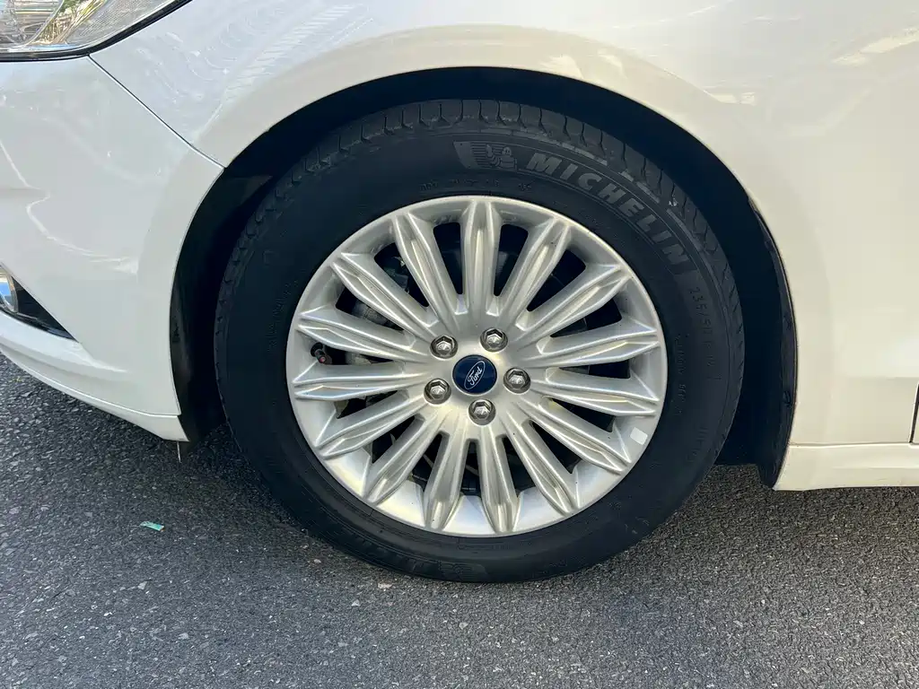 Ford Mondeo — миниатюра 16