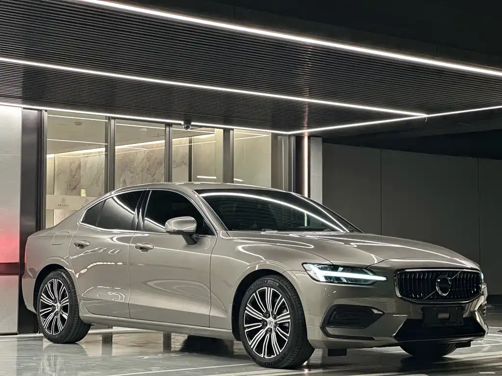 Volvo S60 2021 T4 Luxury