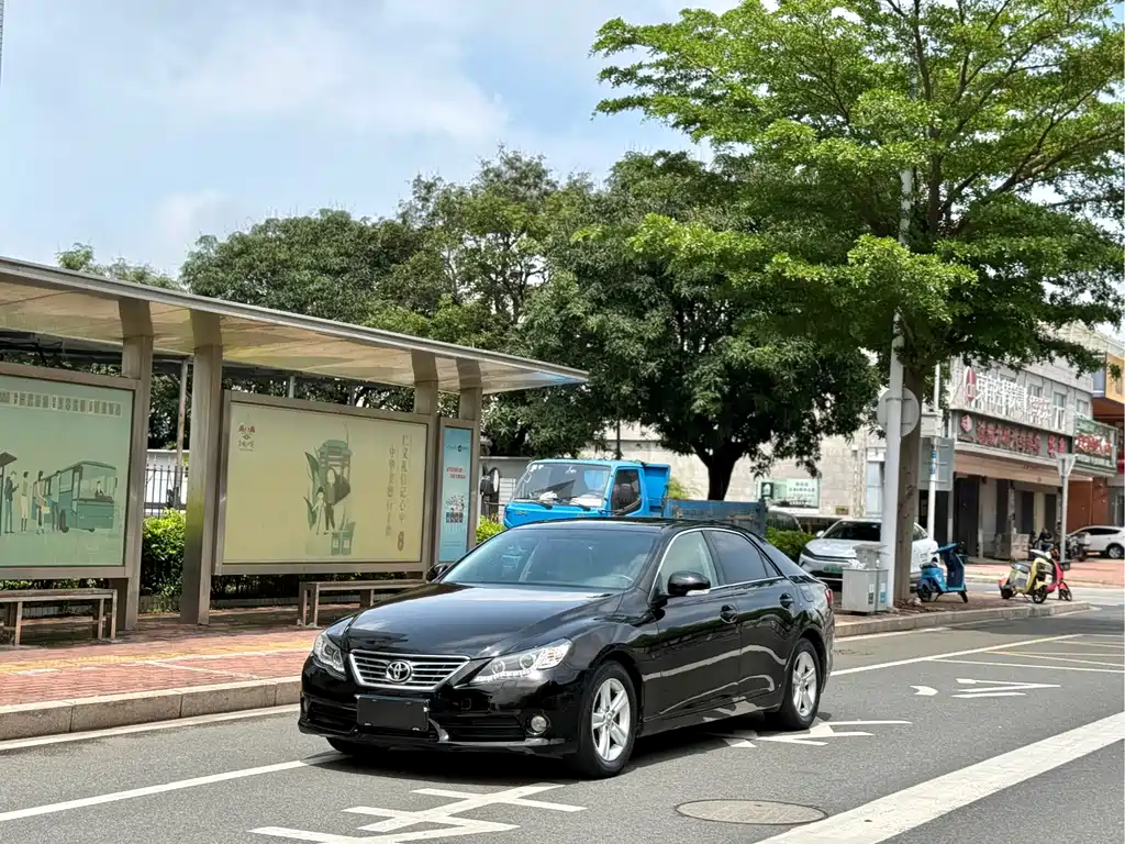 Toyota Reiz 2013
