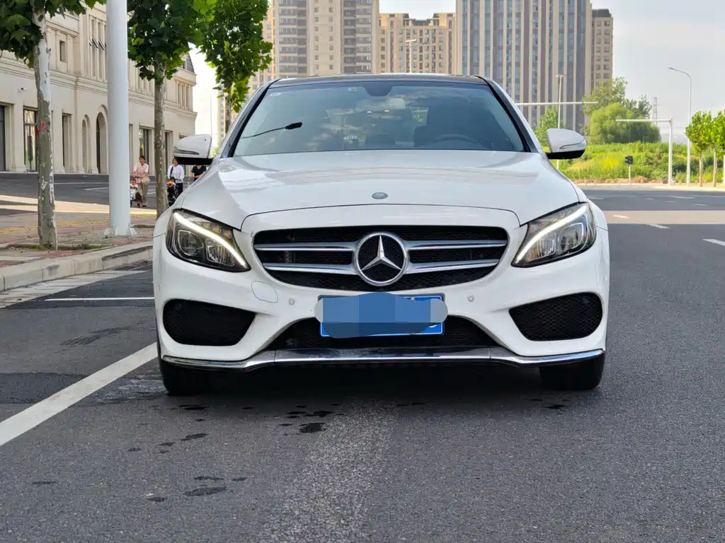 Mercedes-Benz C-Class — миниатюра 2