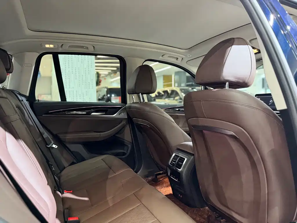 BMW X3 — миниатюра 12