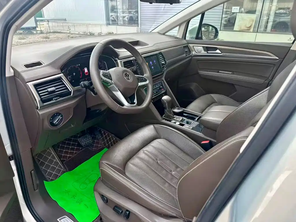 Volkswagen Viloran 2020 330TSI Luxury