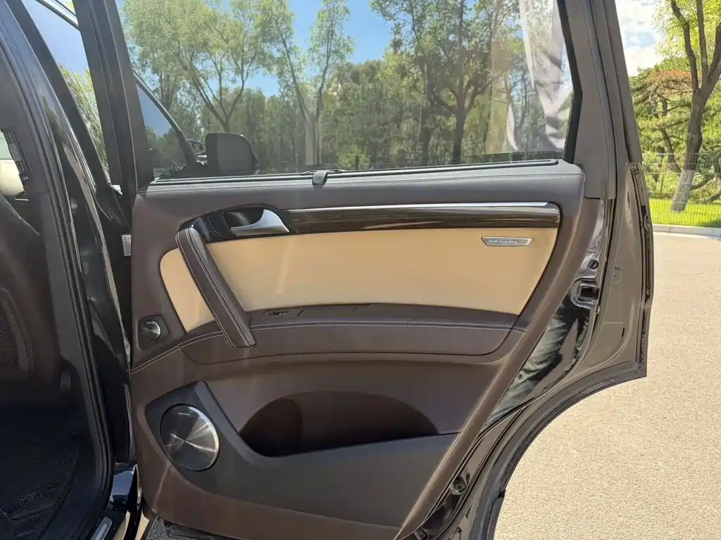 Audi Q7 — миниатюра 15